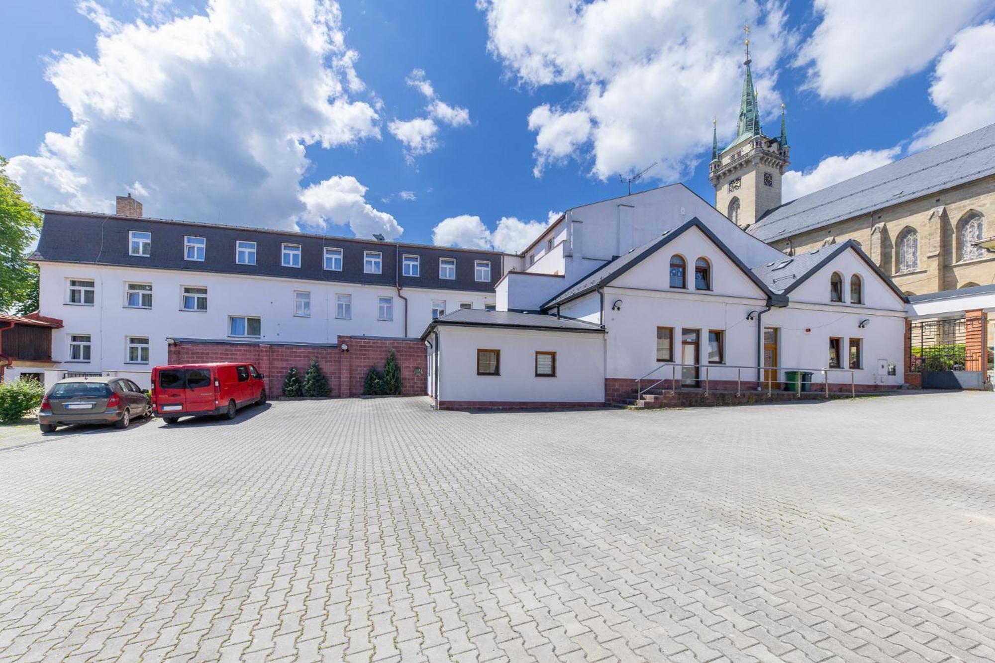 Hotel Pivovar Polička Екстериор снимка
