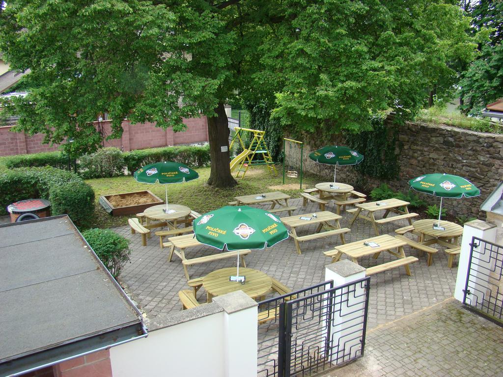 Hotel Pivovar Polička Екстериор снимка